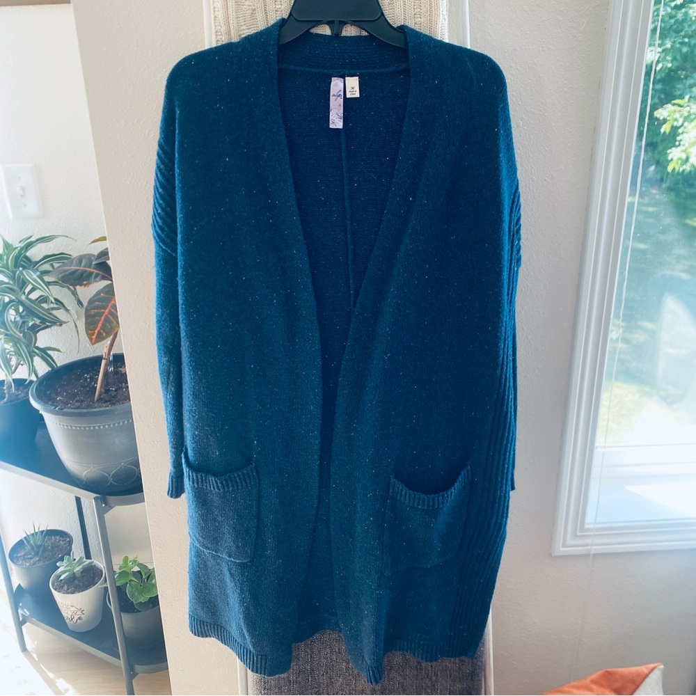 Alya Cardigan